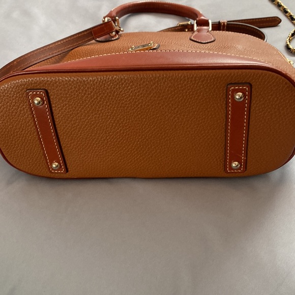 EUC Dooney and Bourke style R343 cognac/saddle brown satchel hand bag - Picture 5 of 13